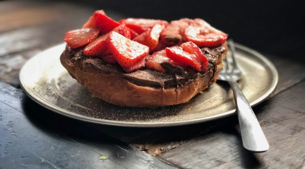 chocolate toast with strawberries